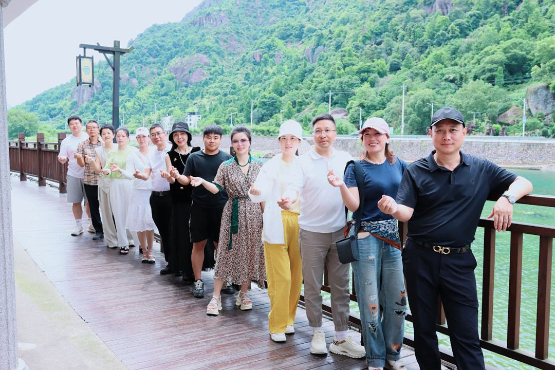 “激情夏日，踏浪仙溪”樂(lè)創(chuàng)會(huì)樂(lè)成一組開(kāi)展主題團(tuán)建活動(dòng)